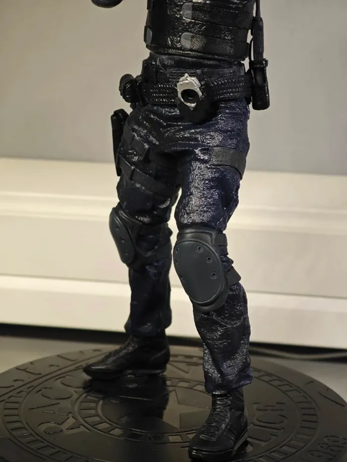 Figurine Resident Evil 2 : Leon 32cm neuve sans boîte - photo numéro 3