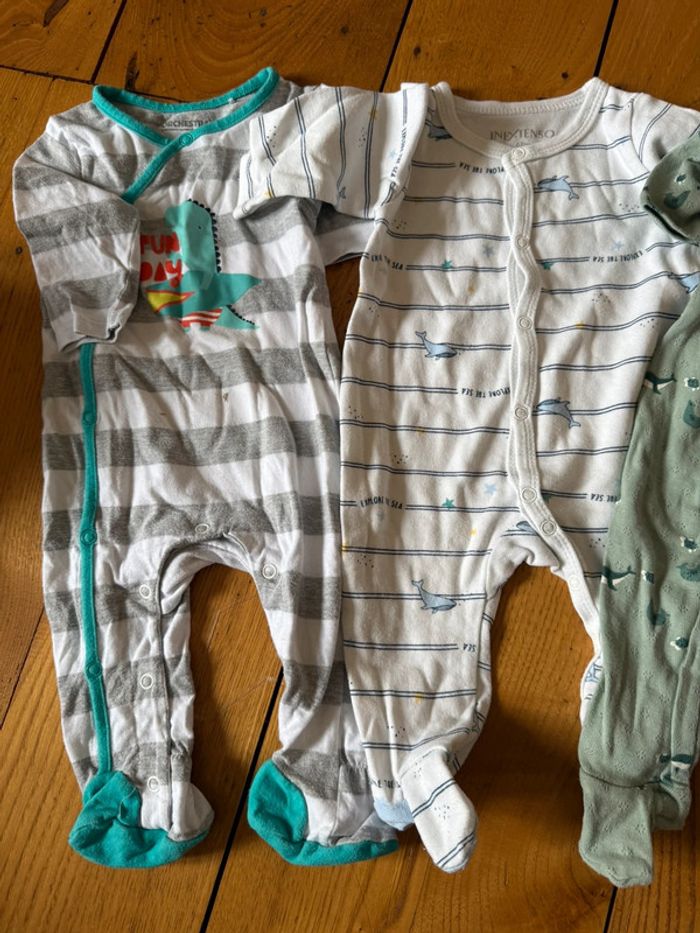 Bodies et pyjamas en très bon état taille 3 mois - photo numéro 5