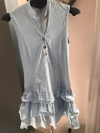 Robe sans manches bleu ciel avec dos dentelle