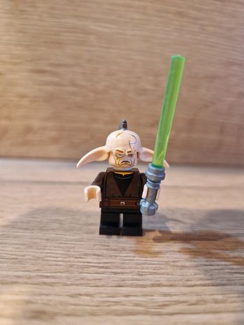 Figurine type lego Jedi Even Piell star wars
