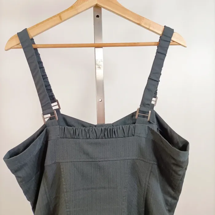 Robe courte noire à bretelles larges réglables et découpe taille haute – taille 38 A900 - photo numéro 5