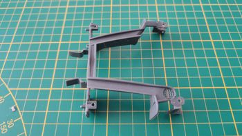 Support moteur avant pièce détachée miniature Bburago Burago Jaguar type E 1961 1/18 1/18e 1/18ème #