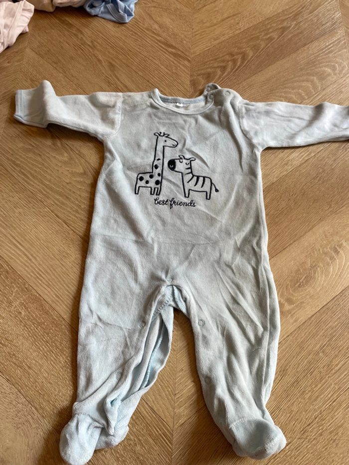 Lot 5 pyjamas taille 6 mois - photo numéro 2
