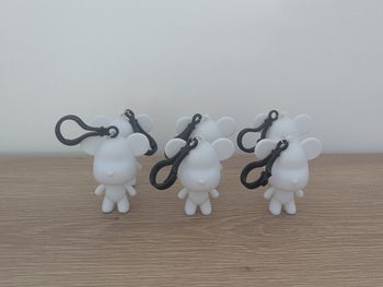 Lot 6 figurines petits ours fluide porte clé pouring 