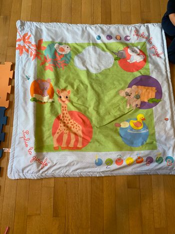Tapie de jeux sophie la girafe