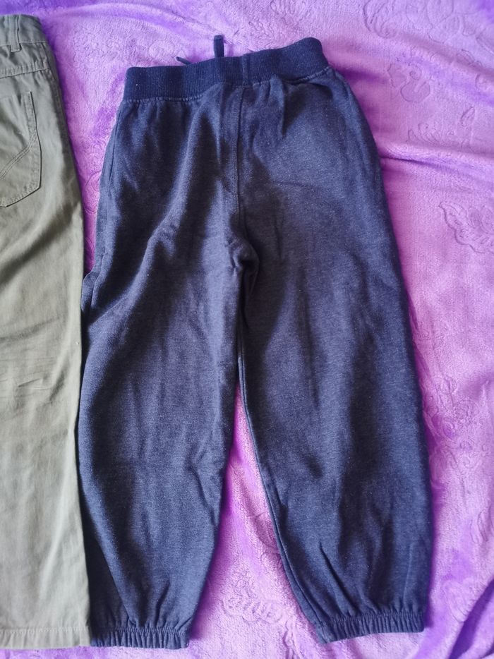 Lot 2 jeans et 1 bas de survêtement 7/8ans - photo numéro 7
