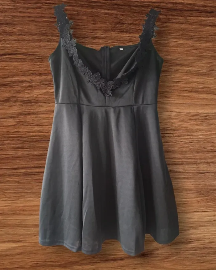 Robe élégante et féminine - Taille M