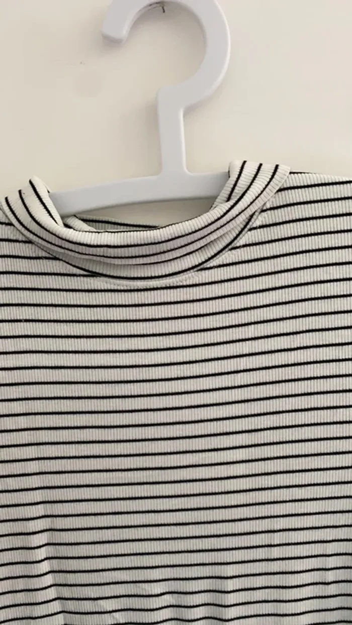 T-shirt col roulé - photo numéro 3