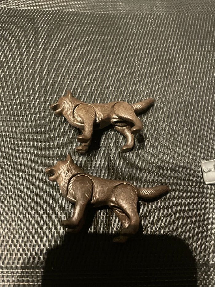 Playmobil lot 2 figurines loups marron avec selles novelmore 70225 animaux sauvages - photo numéro 5