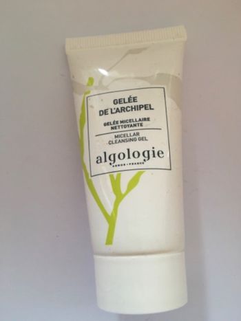 Gelée micellaire nettoyante neuve