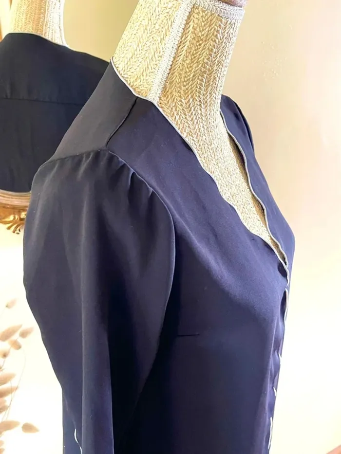 Sublime blouse chemise longue noir à liseré blanc fluide vintage - photo numéro 2