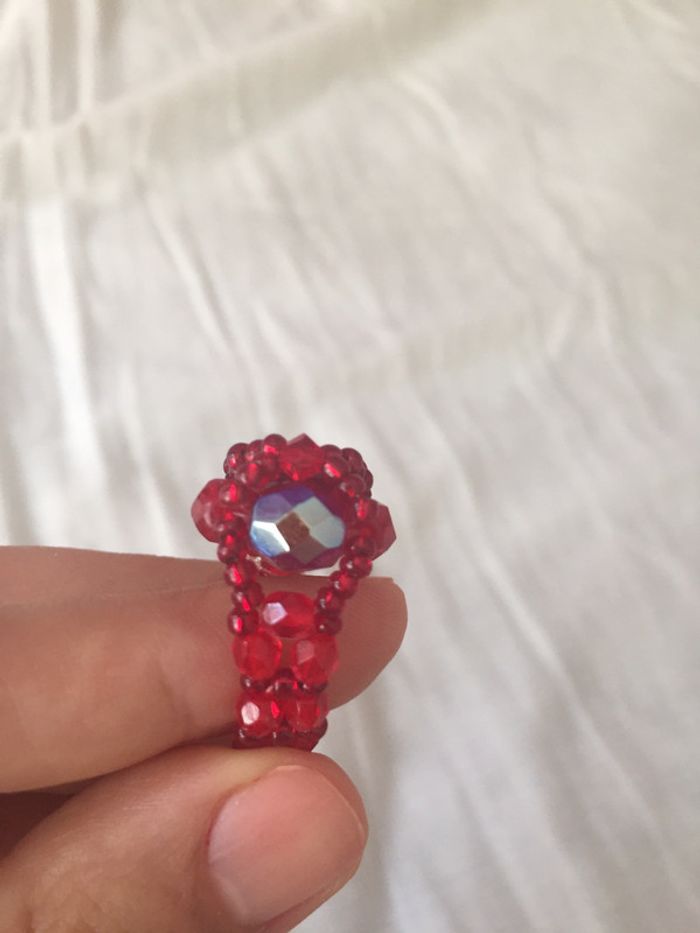 Bague en perles rouge - photo numéro 4