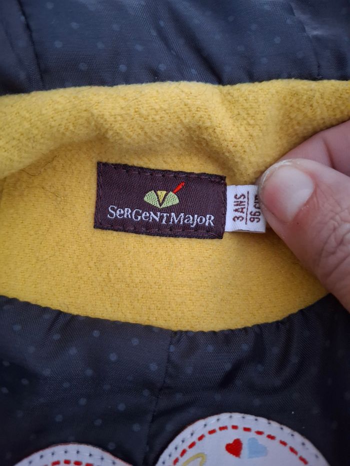 Manteau jaune - photo numéro 2