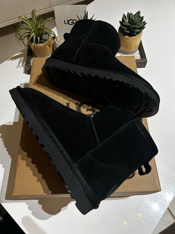 👟- UGG Boots Noir - Taille 35 - 👟