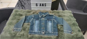 Veste en jeans taille 6 ans