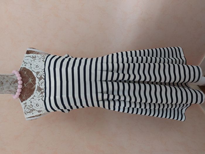 Robe marinière courte sans manche haut dentelle taille 40