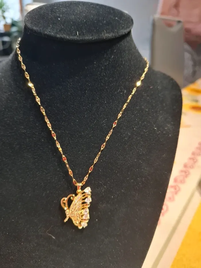 Magnifique collier femme papillon neuf - photo numéro 3