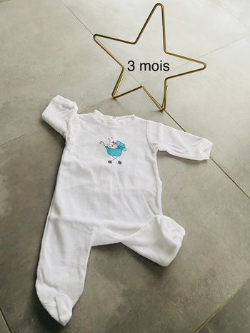 Grenouillère / pyjama blanc landeau / poussette  3 mois
