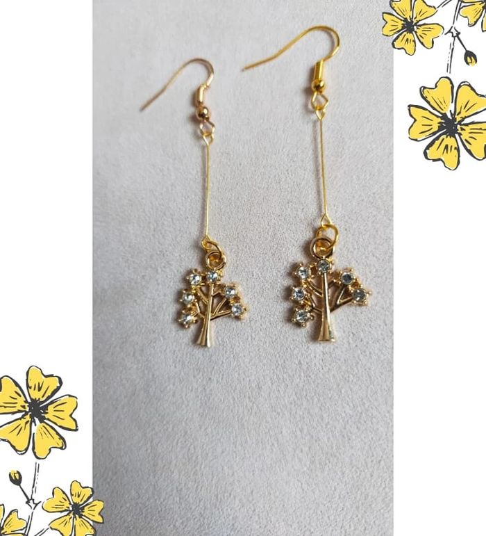 Boucles d'oreilles pendantes dorées – Arbre de vie scintillant