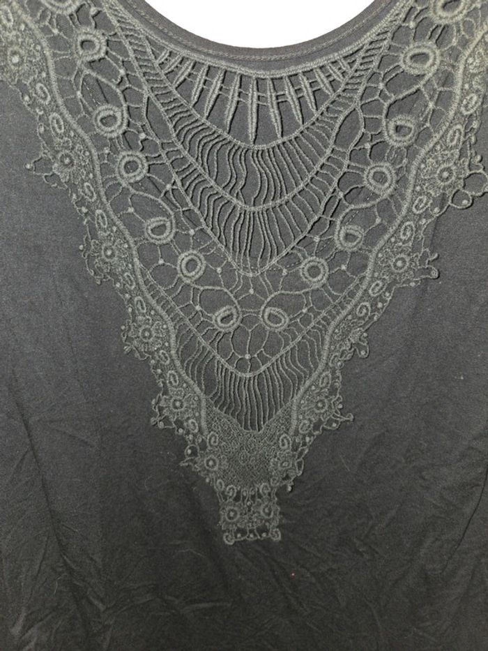 Tee-shirt noir dentelle taille 38/40 - photo numéro 3