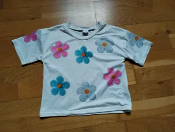 Tee-shirt neuf 5 ans
