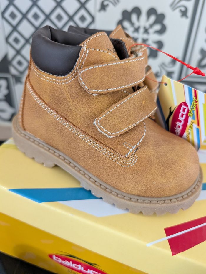 Bottines garçon. Taille 22. Neuf - photo numéro 9