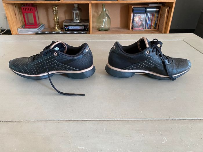 Basket vintage Reebok easy tone moving air inside smooth fit noire et rosé taille 37 - photo numéro 6