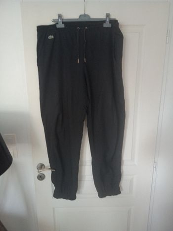 Jogging noir taille xl attention l'élastique ne tient plus