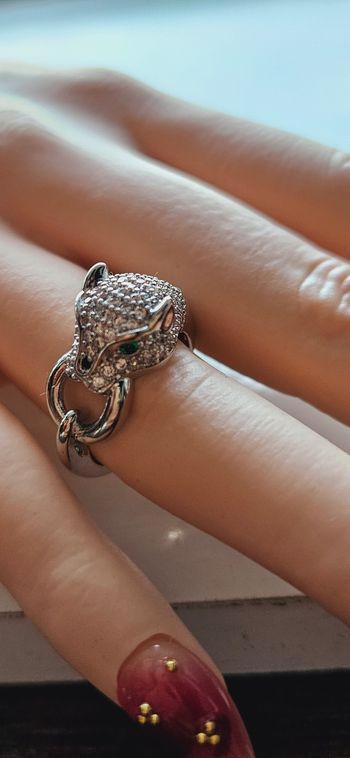 Jolie bague léopard neuf