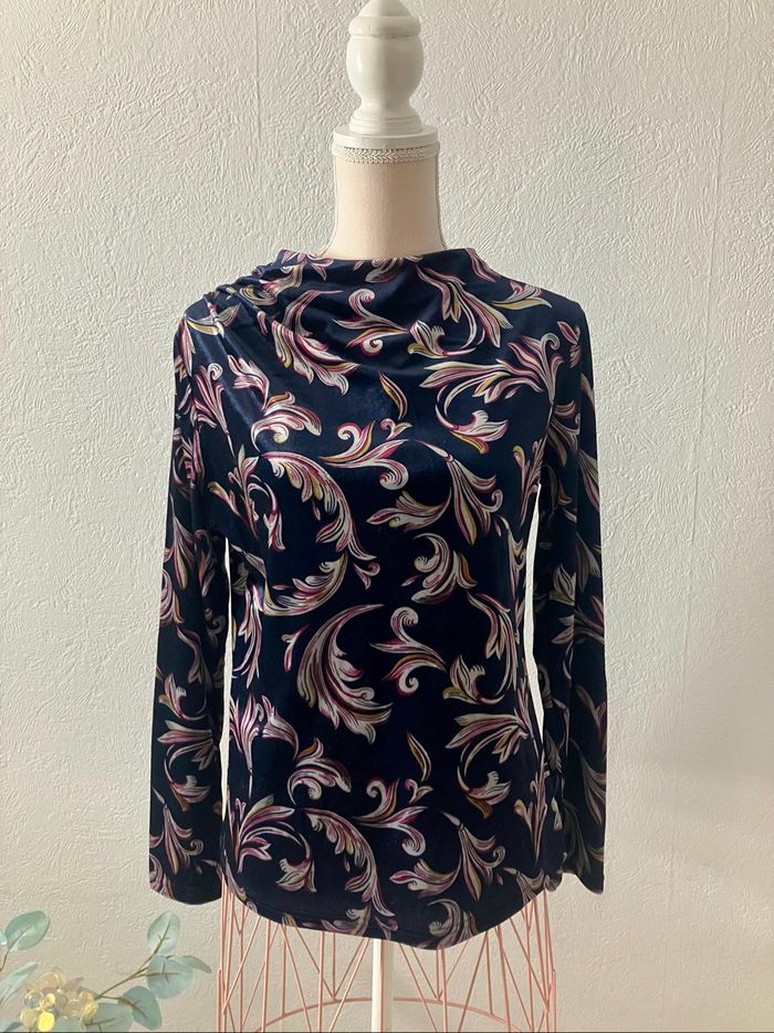Joli haut bleu marine à motifs - photo numéro 2