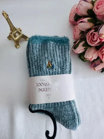 🪐Chaussettes Vivienne Westwood peluche bleu glacier – Édition japonaise exclusive