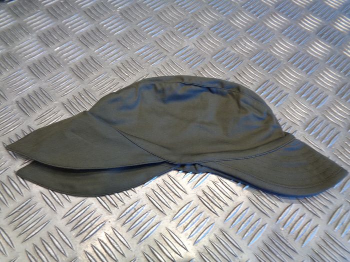 casquette F1 avec protège nuque kaki militaire csv ou socovet différentes tailles
