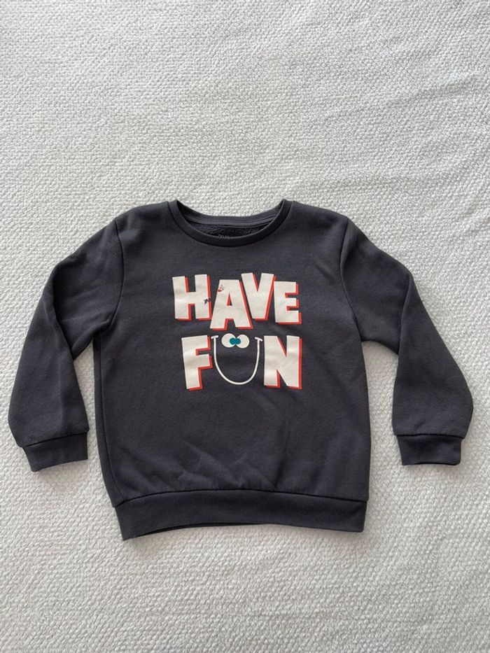 Sweat gris foncé garçon Primark 4-5 ans