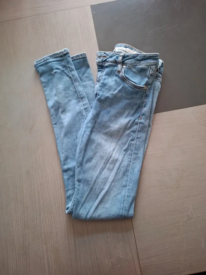 Lot 2 jeans taille 36 - photo numéro 2