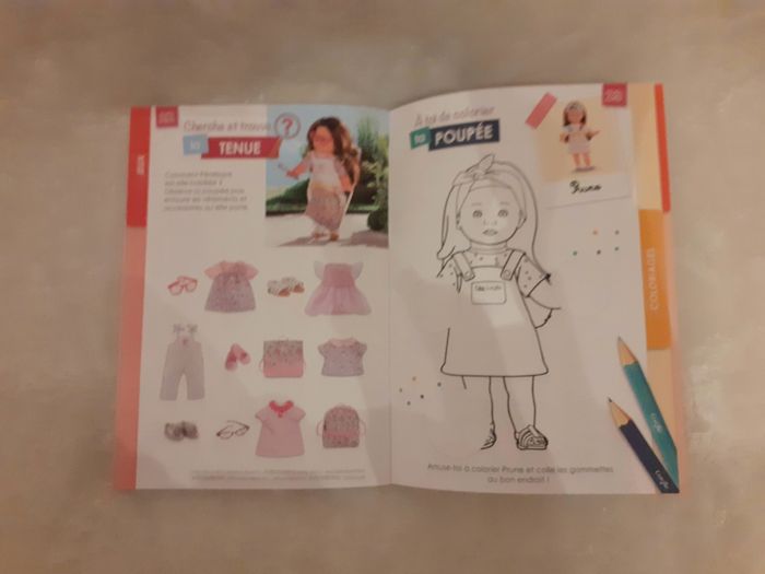 Mon cahier d'activités et crayons de couleur - photo numéro 2