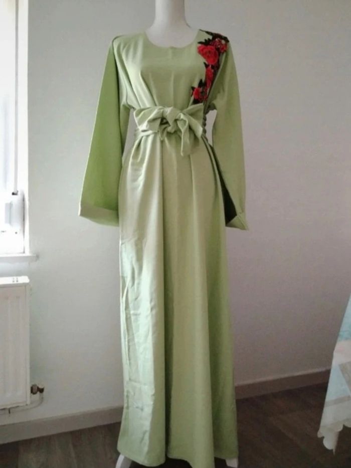 Robe abaya avec grand voile vert pomme - photo numéro 2