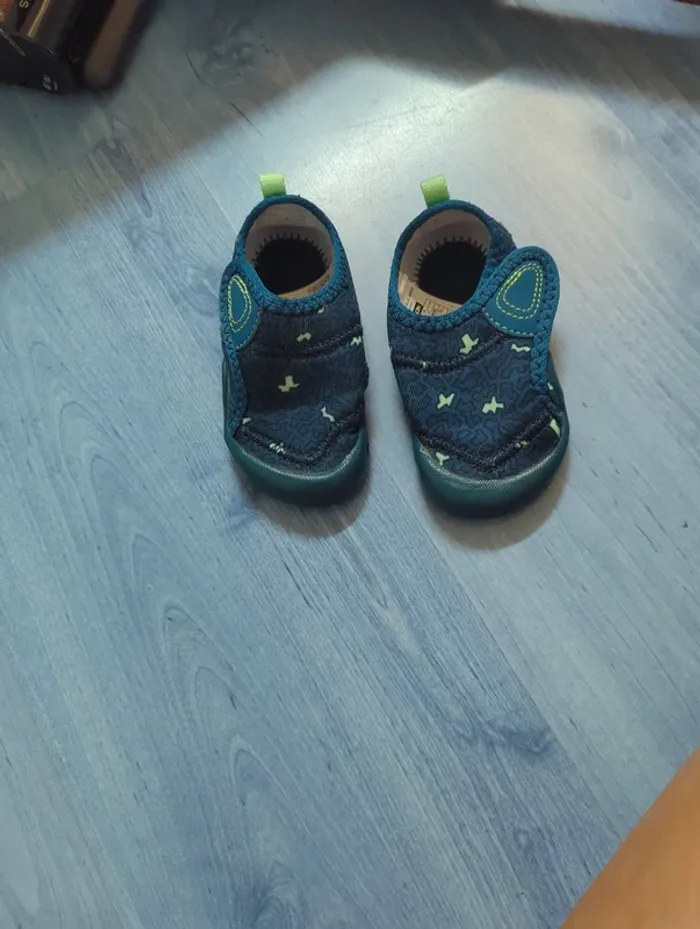 Chausson extérieur anti glisse decathlon taille 24