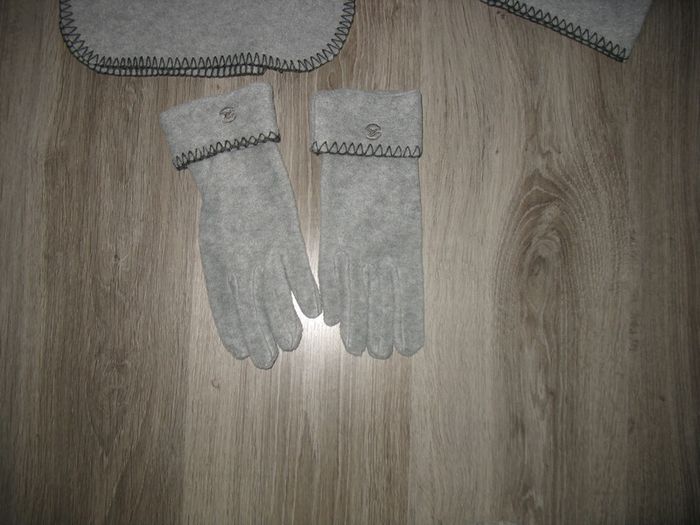 LOT DE 2 PCS : ÉCHARPE + PAIRE DE GANTS GRIS - TAILLE UNIQUE - NEUF - n°06 - photo numéro 3