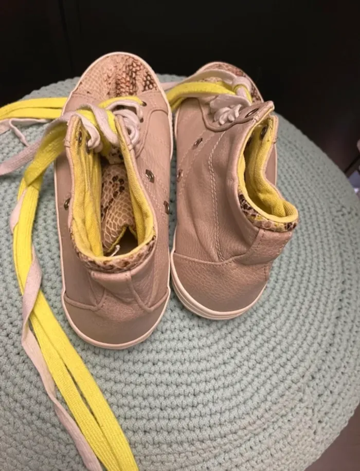 Baskets montantes beiges effet python et lacets fluo - Taille 36 - - photo numéro 2