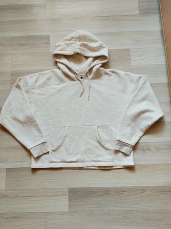 Sweat court à capuche