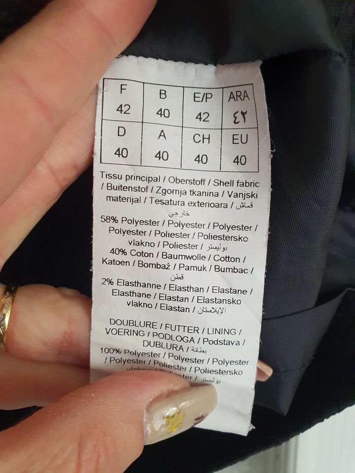 Jupe noire - photo numéro 4