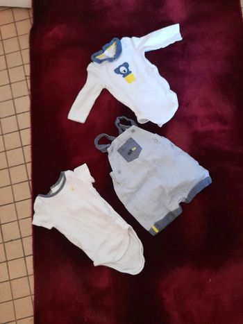 Ensemble 2 body et 1 salopette 3 mois