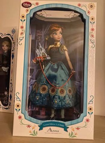 Poupée édition limitée Anna de la reine des neiges
