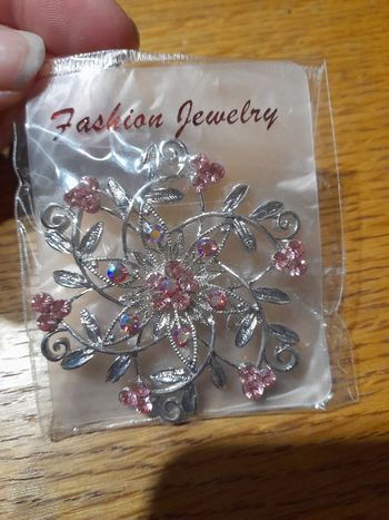 Broche