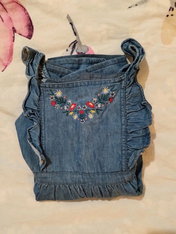 Très jolie robe en jean avec fleurs brodées Sergent Major taille 5 ans - photo numéro 2