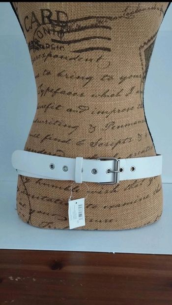 Ceinture blanche carré argenté 95 cm