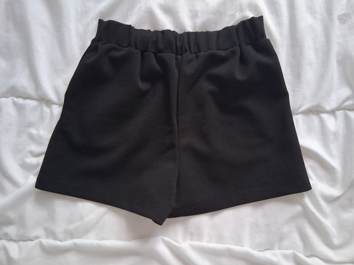 Short noir - photo numéro 6