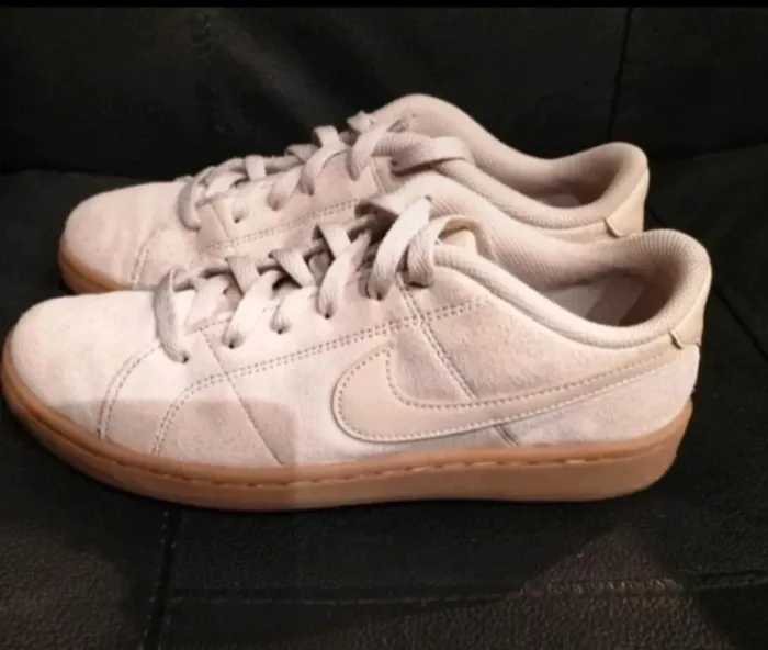 Baskets Nike crème/blanc cassé