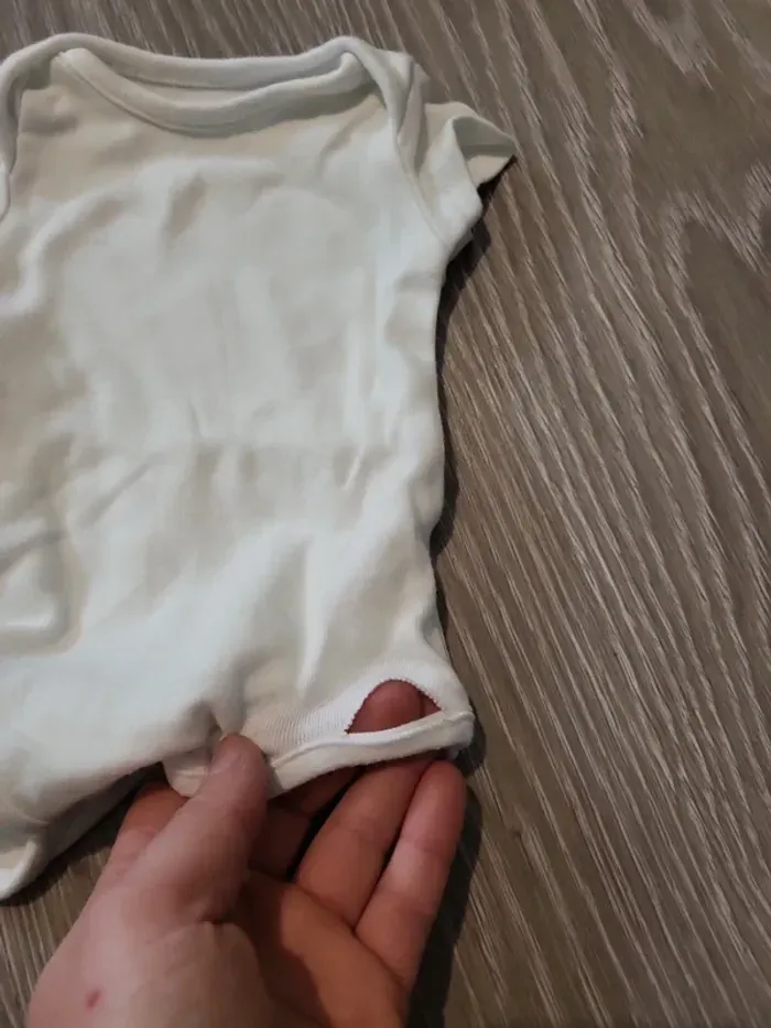 Lot 3 body 6 mois - photo numéro 7