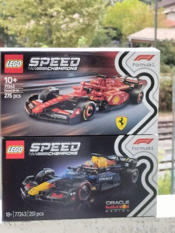 Lego voiture Ferrari et oracle red bull racing